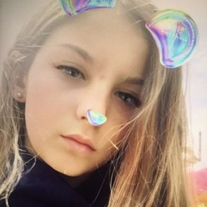 Meet your Posher, Mia